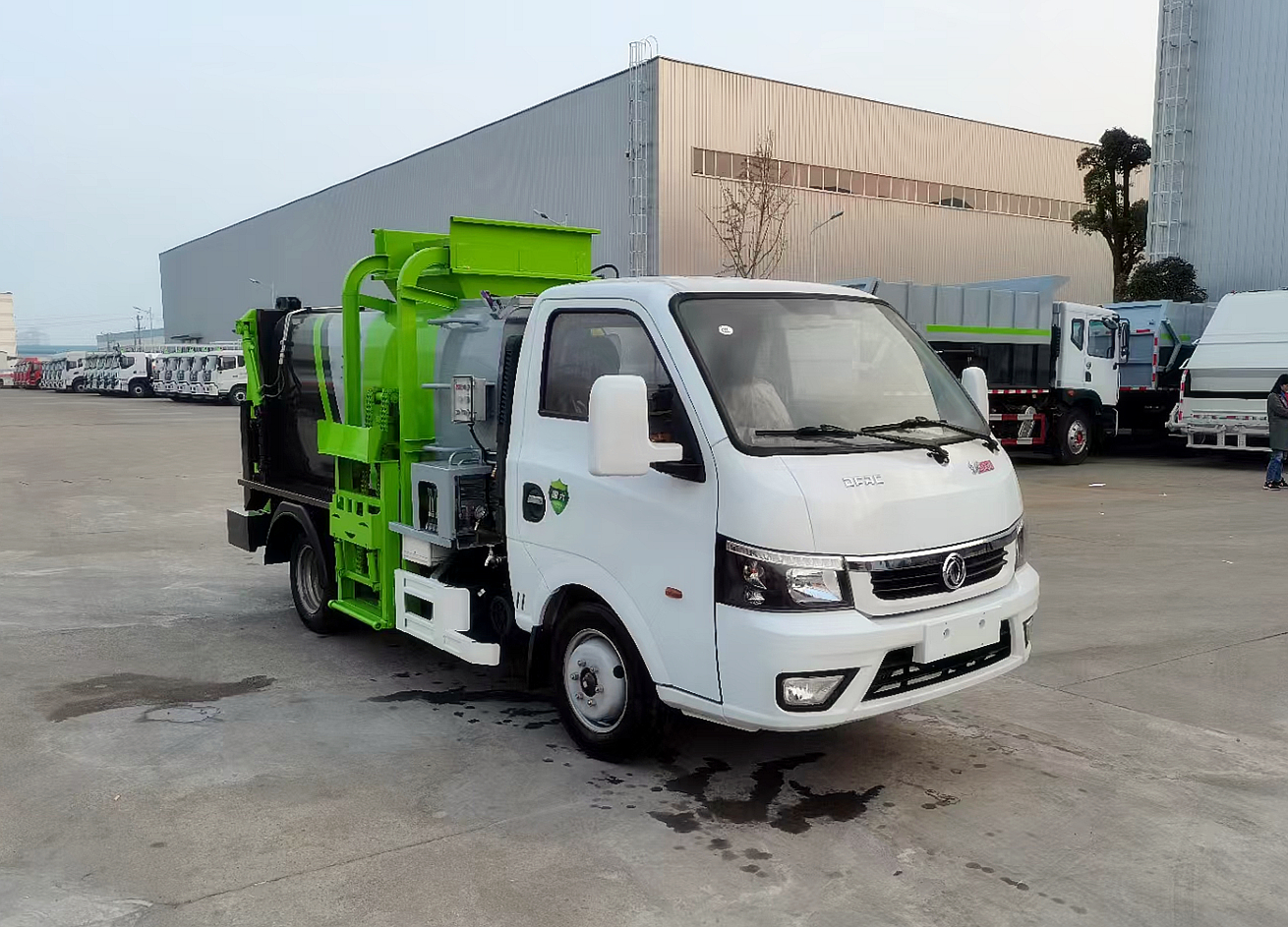 東風(fēng)途逸4方餐廚垃圾車